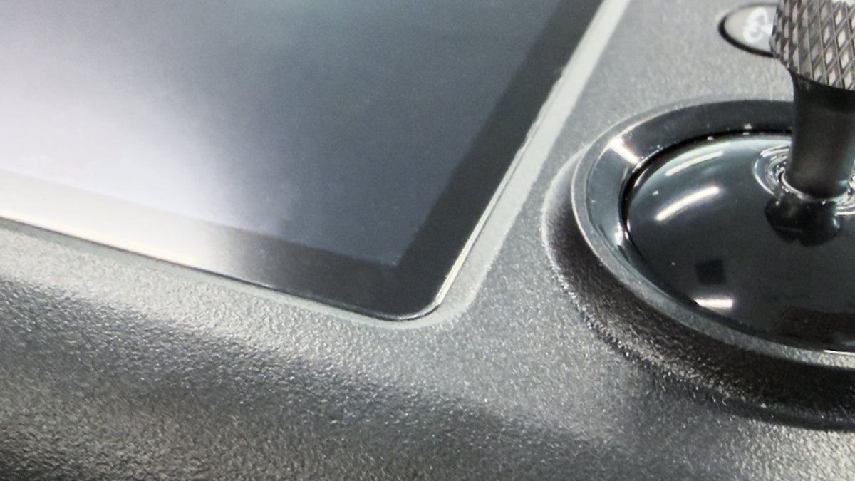 Aeroo anti-glare screen protector installed on Smart Controller